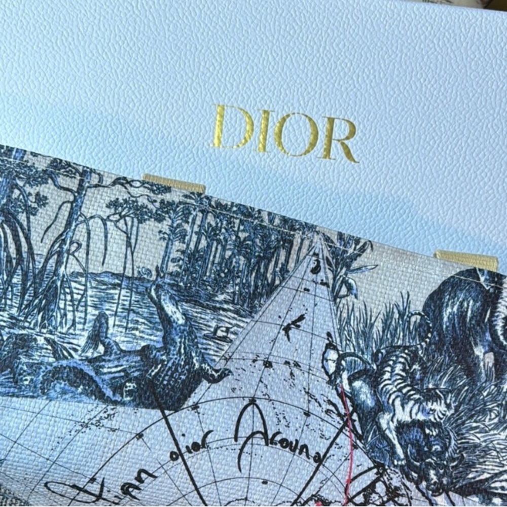 Dior “Around the World”Elegant Tote and Gift Box - Picture 8 of 8